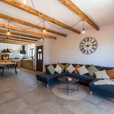 Casa Minina Comfortable Holiday Villa
